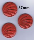 Klik her for at se flere billeder og f� mere information om varen:&nbsp; 0237 - Rød (2hul) Træknap 37mm - 1stk.