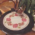 Klik her for at se flere billeder og f� mere information om varen:&nbsp; 12-90 Mønster: Brodere rund dug m. Roser ø35cm 
