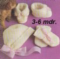 Klik her for at se flere billeder og f mere information om varen:  Mo 0025/ Mønster: Strik baby sæt 3-6mdr. Sko, Kyse og vanter *org*