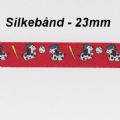 Klik her for at se flere billeder og f� mere information om varen:&nbsp; Silkebånd - Rød/blank 23mm Lille Hund - pr.m.