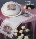 Klik her for at se flere billeder og f� mere information om varen:&nbsp; 44152 Løber - Rosebuket - 24x71cm