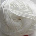 Klik her for at se flere billeder og f mere information om varen:  1010 Cotton 8/4 - HVID + Knækket hvid 50g 1ng