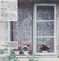 Klik her for at se flere billeder og f� mere information om varen:&nbsp; 05-80 Mønster: Hæklet Gardin med Påfugl - B.84xL.87cm