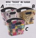 Klik her for at se flere billeder og f mere information om varen:  Mini Tasker med Hank - B:18,5 x H:15,5 x D:8,5cm