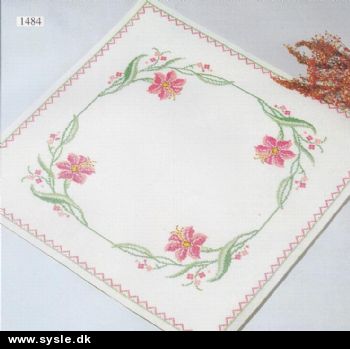 Ma 1484 Broderipk: 4k Dug - Pink blomst - 65x65cm 