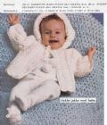 Klik her for at se flere billeder og f mere information om varen:  Sc 3101/ Mønster: Hæklet babyjakke med hætte. str. ? *PDF fil*