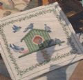 Klik her for at se flere billeder og f mere information om varen:  Hv 33-01-45: Mønster: Billede med fugle 19x21cm *org*